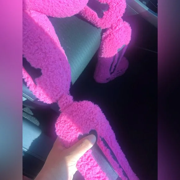 5FT Skeleton Pillow hot Pink sherpa Halloween Isaac Mizrahi nwt